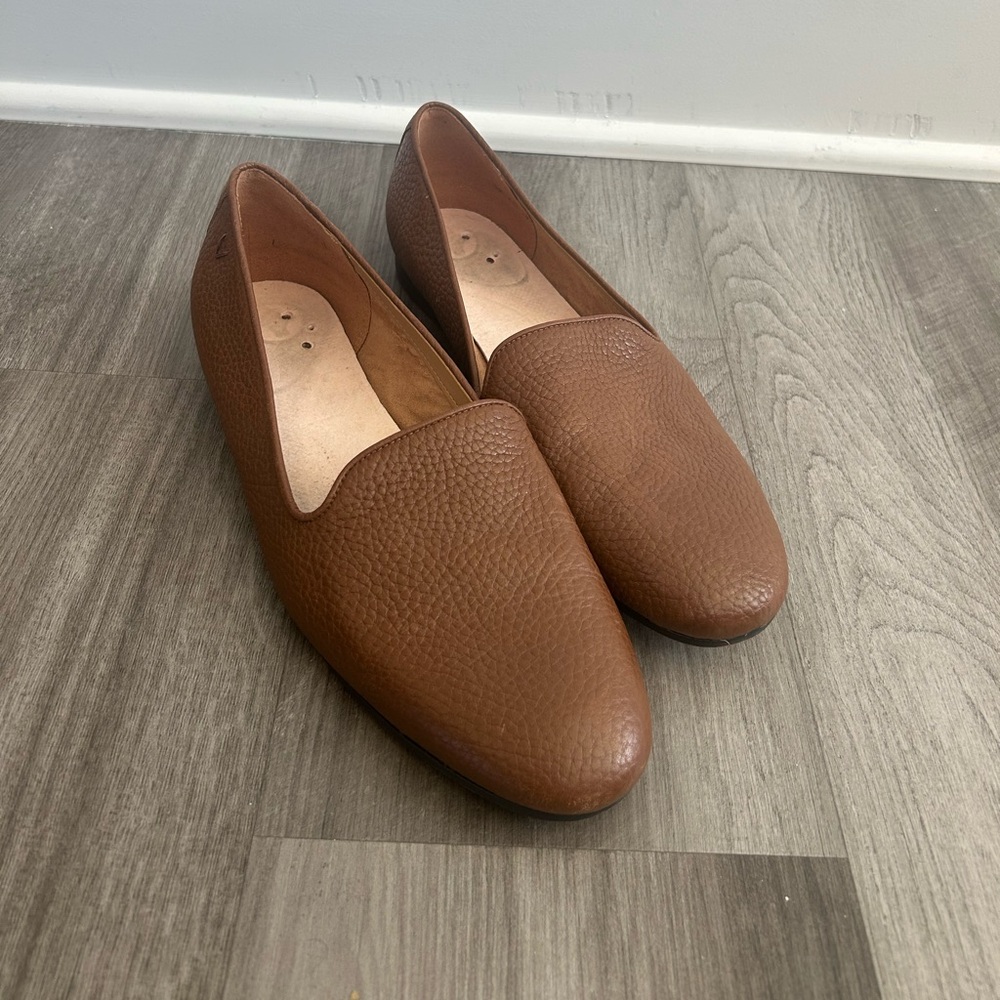 Vionic Willa 2.0 Women's Loafers Brown Leather Slip On 9.5 Flat Comfort Shoes